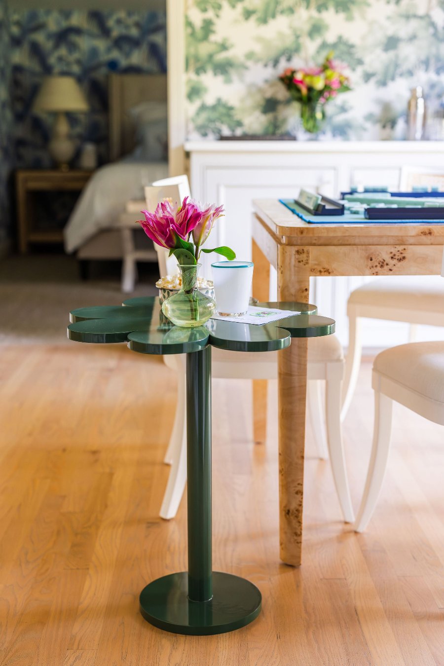 Clover Table