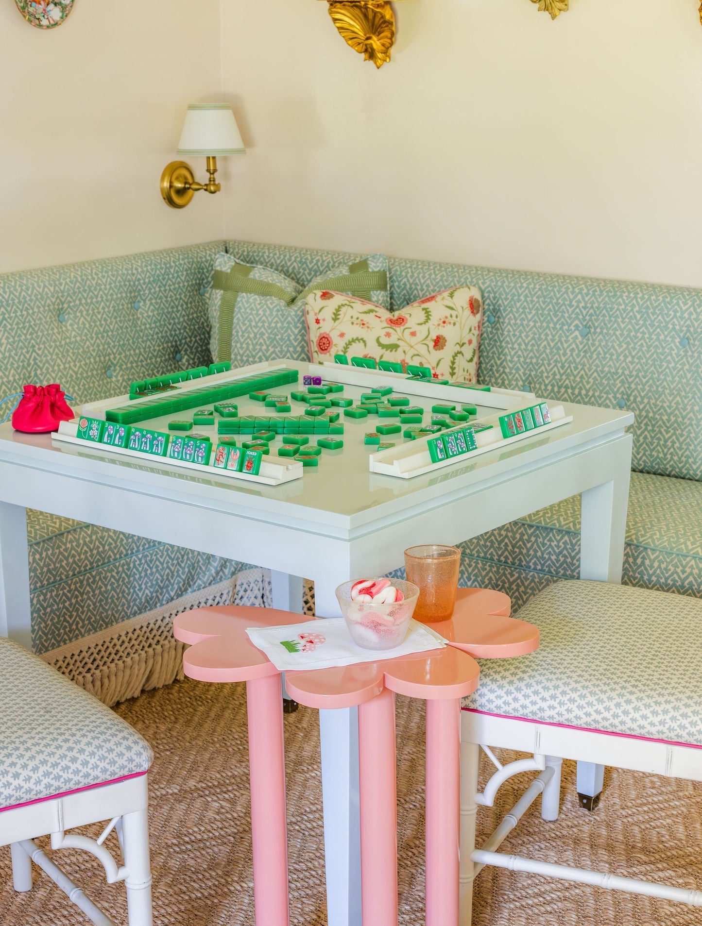 Shamrock Huggie Cocktail Table