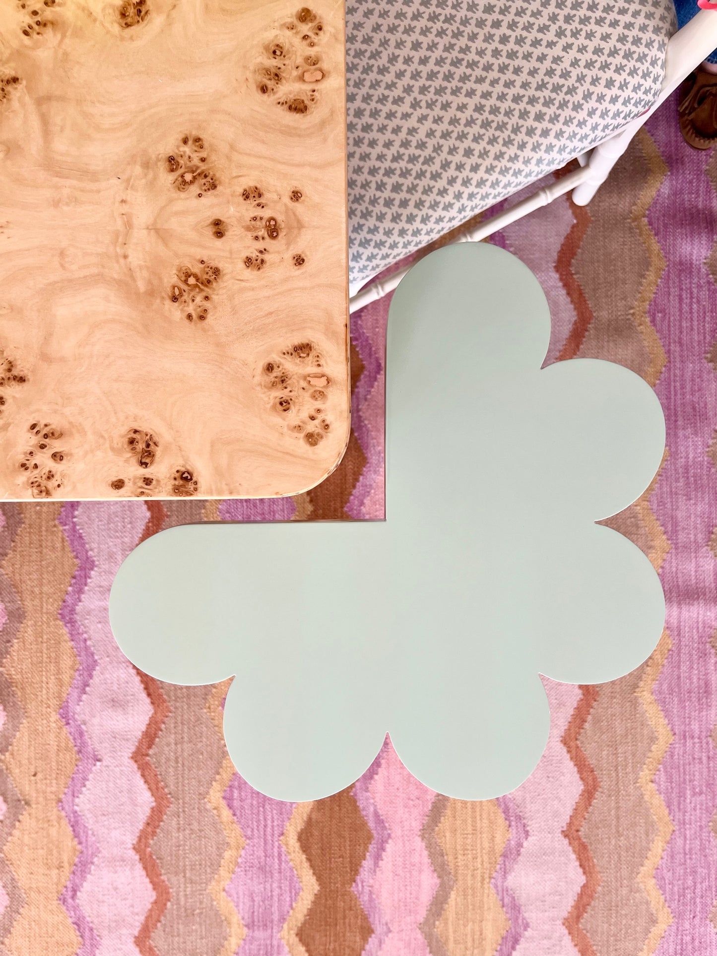 Shamrock Huggie Cocktail Table