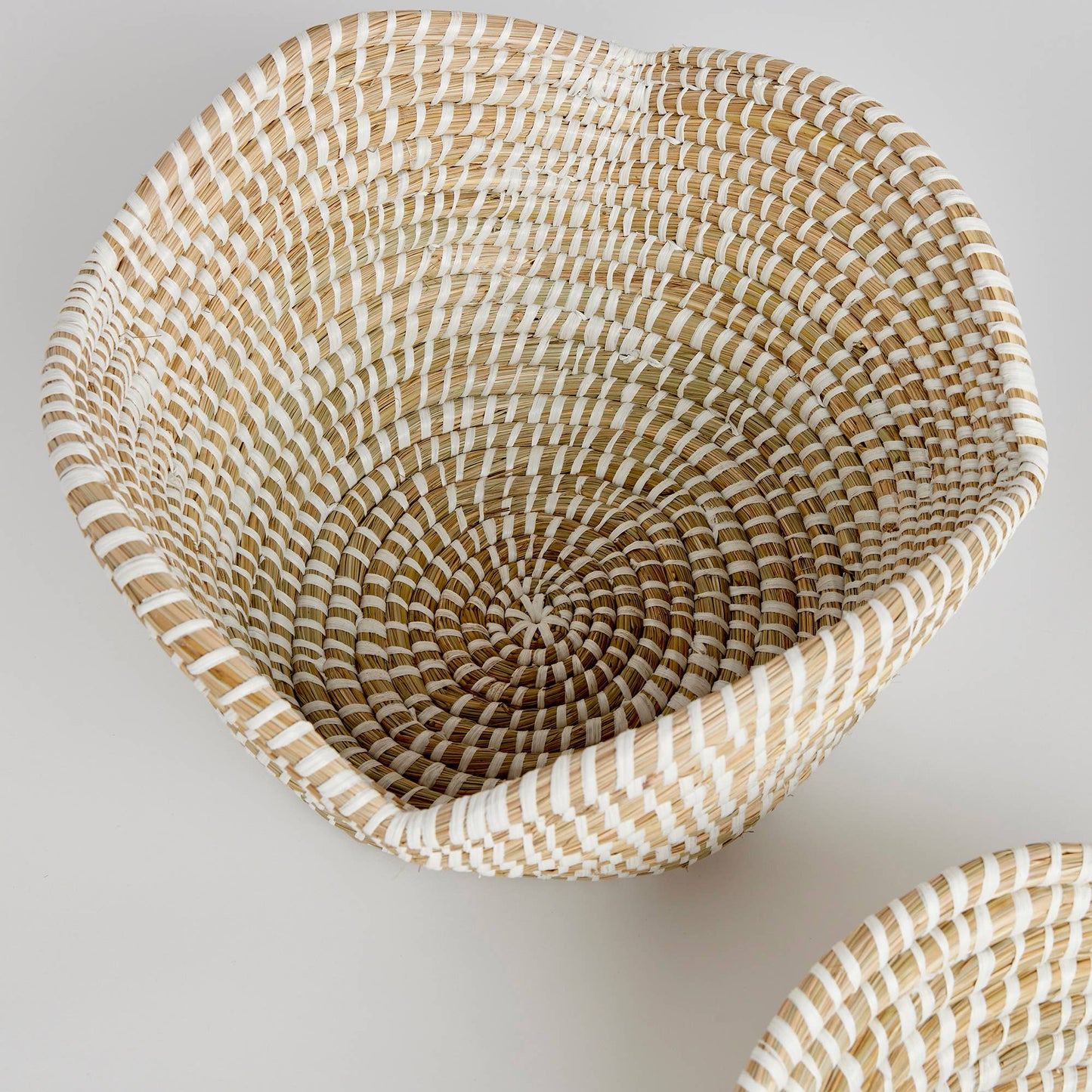 Medium Rivergrass Lotus Basket