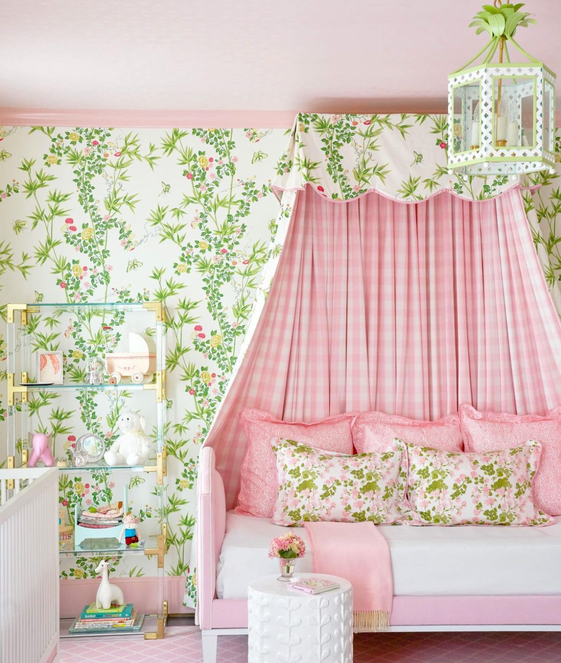 Poppy Daybed
