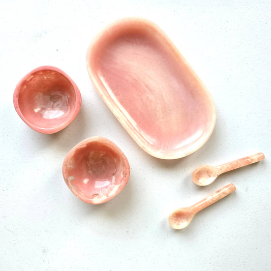 Resin Serving Set in Pink