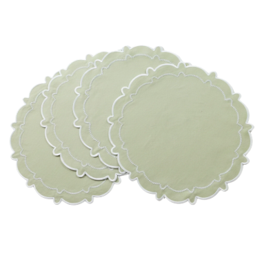 Set of 4 Scalloped Edge Placemats