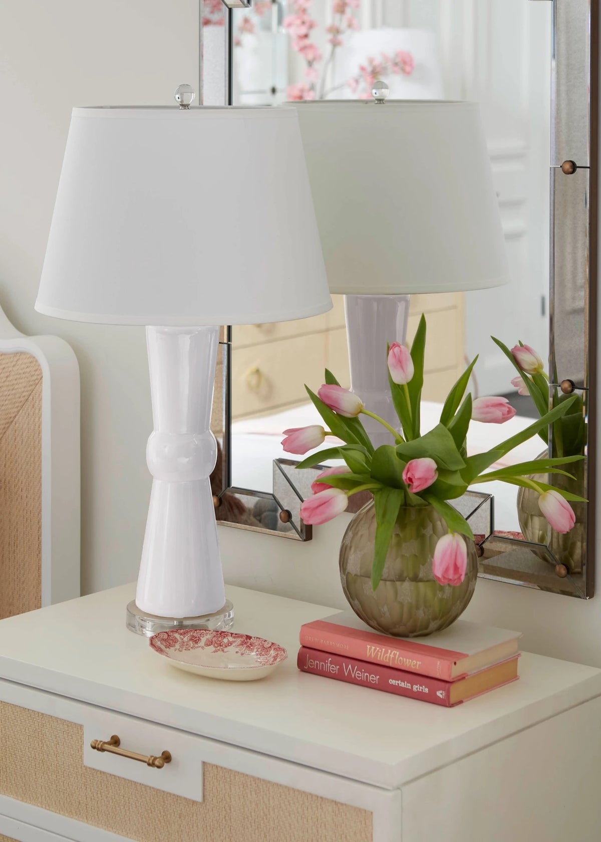 Clarissa Lamp in White