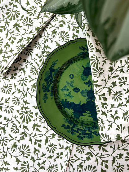 Trailing Florets Rectangular Tablecloth in Green